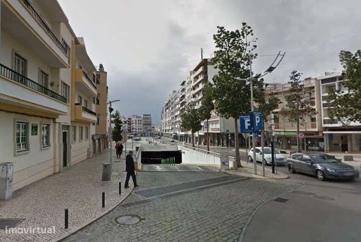 Fantástico T2 na Pontinha em Lisboa todo renovado de raíz-8