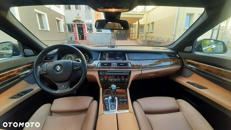 BMW Seria 7 - 13