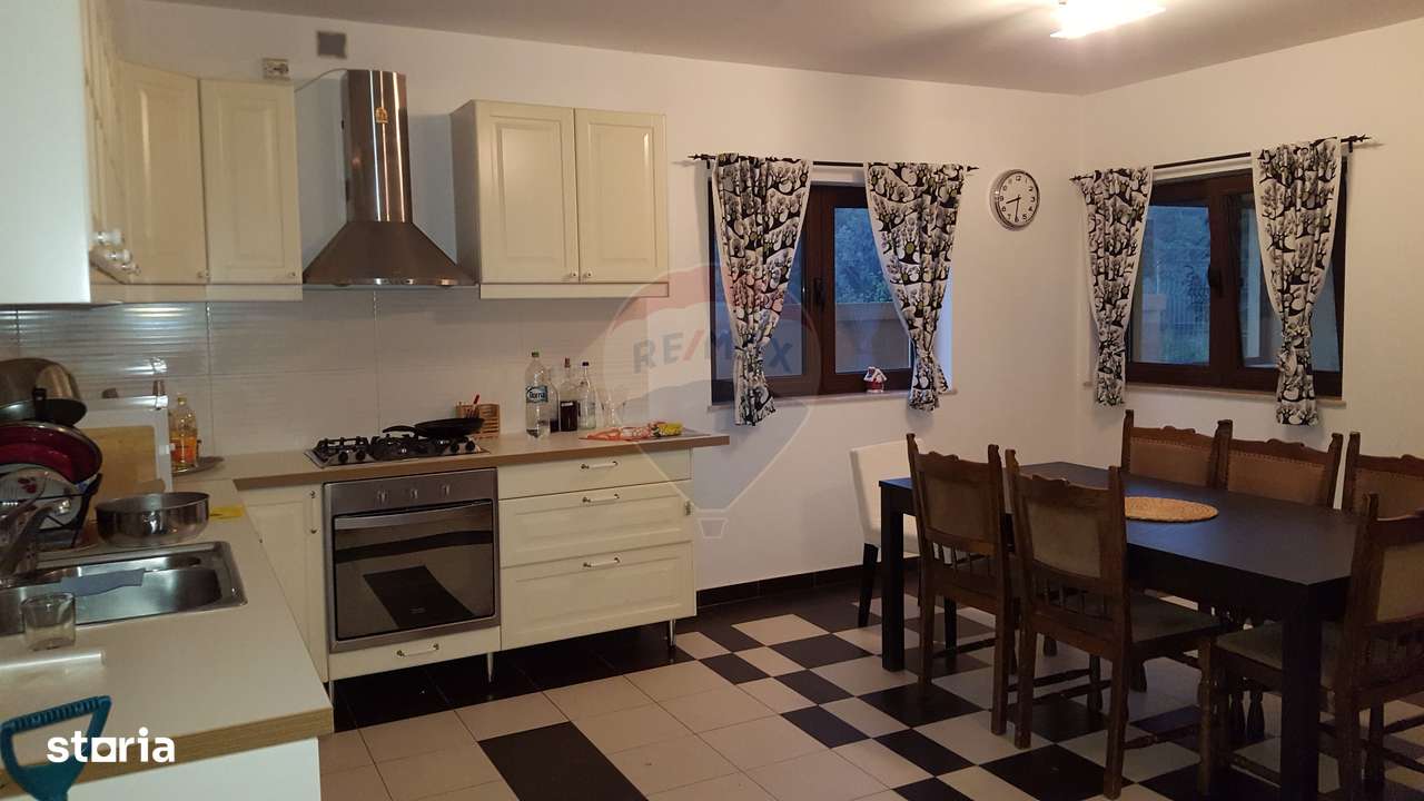 De vanzare vila langa lac la Moara Vlasiei - Imagine principală: 4/20