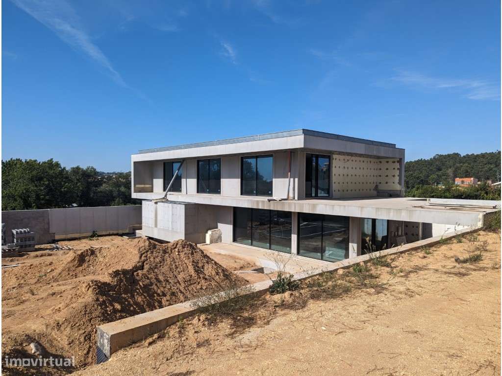 Moradia T4 com Arquitetura Minimalista | Valadares, Vila Nova de Gaia - Grande imagem: 4/30