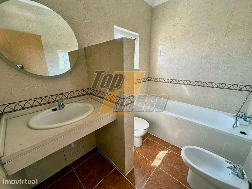 Moradia T4 com piscina e terreno de 900m2 - Quinta da Serralheira -...-28