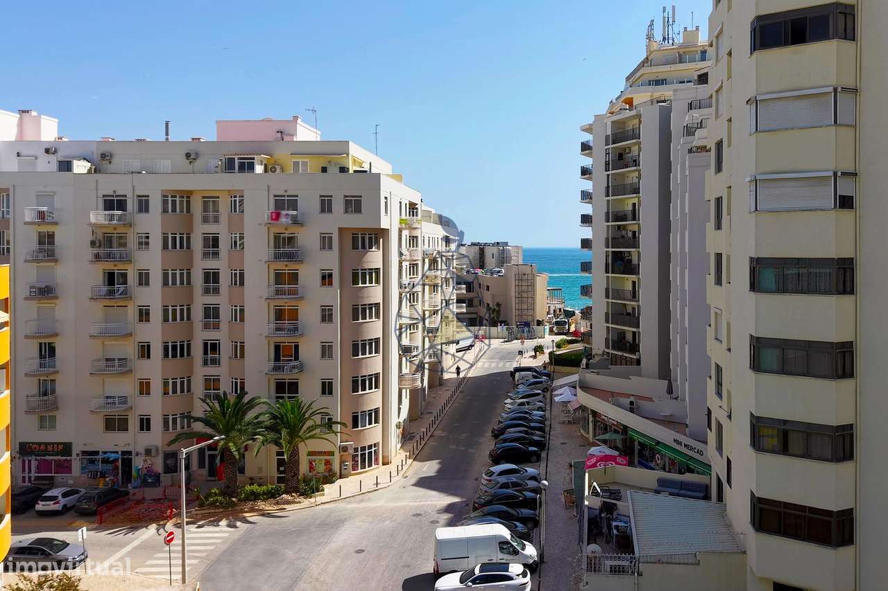 Apartamento Duplex T3 mobilado,  3 casa de banho ,Terraço, Vista Mar A-43