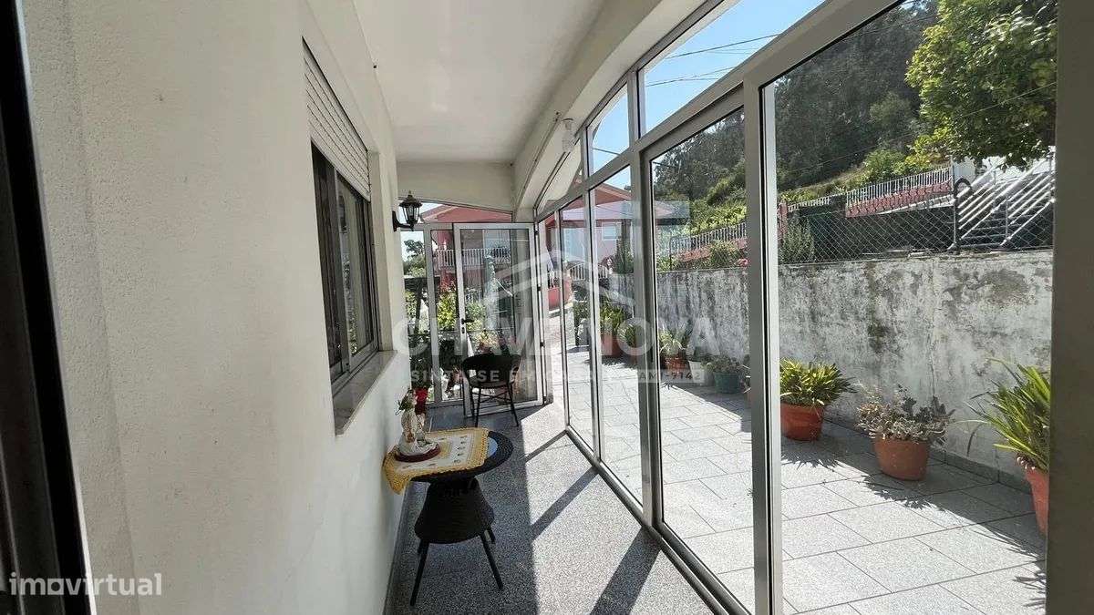 Moradia Isolada de Quatro Frentes em Romariz – Santa Maria da Feira-16