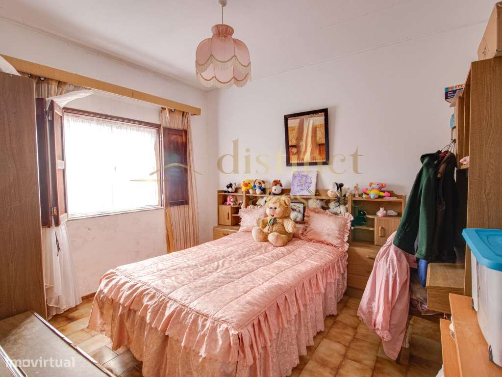 Casa de campo térrea com a necessidade de algumas obras num terreno...-16