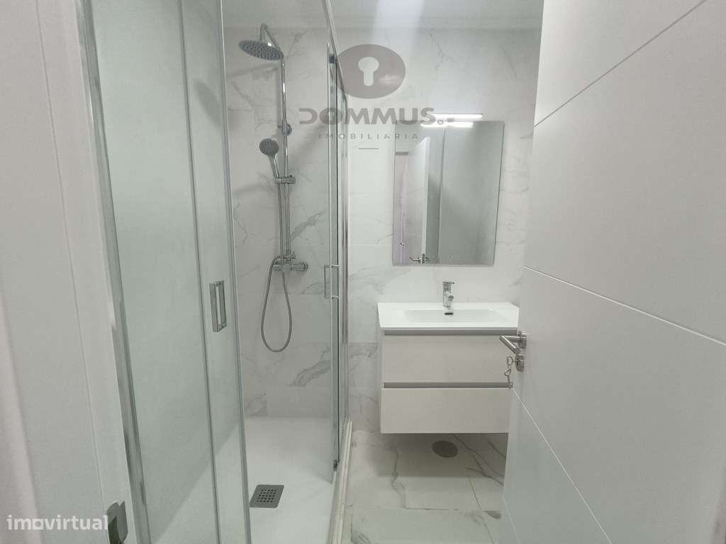 Apartamento T1 na Amadora Totalmente Remodelado-11