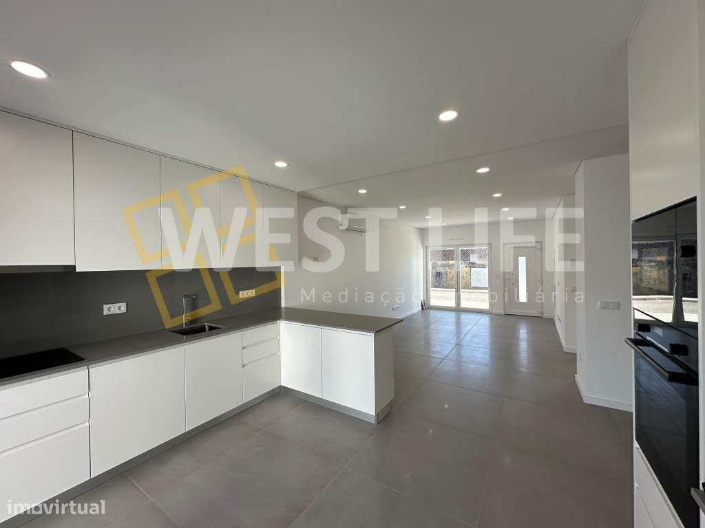 Moradia T3+1 NOVA, com SUITE, Terraço, excelente iluminação natural... - Grande imagem: 3/32