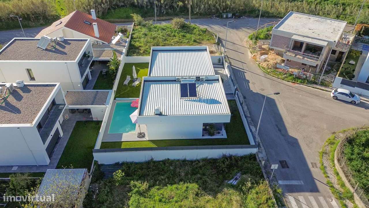 Moradia Térrea T3 c/piscina, lote de 474m² - Única na Caparica-55