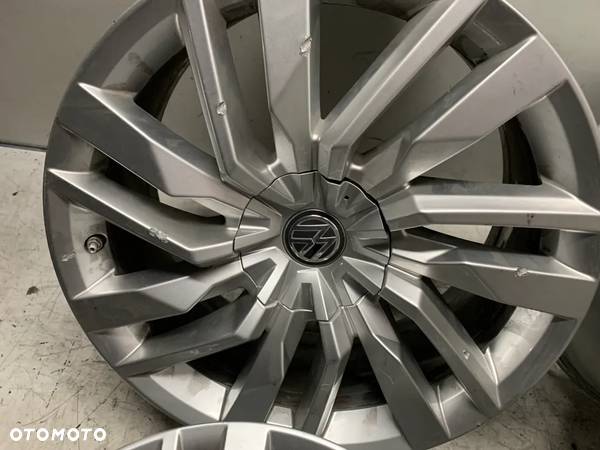 VW TOUAREG II 16R ALUFELGI 760601025E + OPONY 8Jx19 ET28 - 2