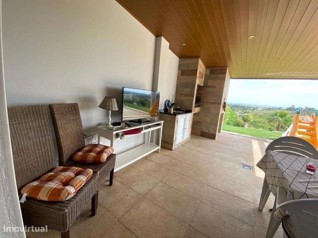 Magnífica Quinta V8 com piscina e deslumbrante vista mar. Localizada-37