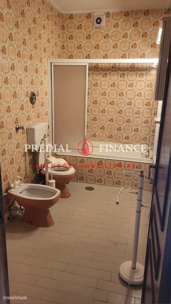 T2+1 Luminoso com Garagem Ampla em Ramalde – Zona em Valorização-12