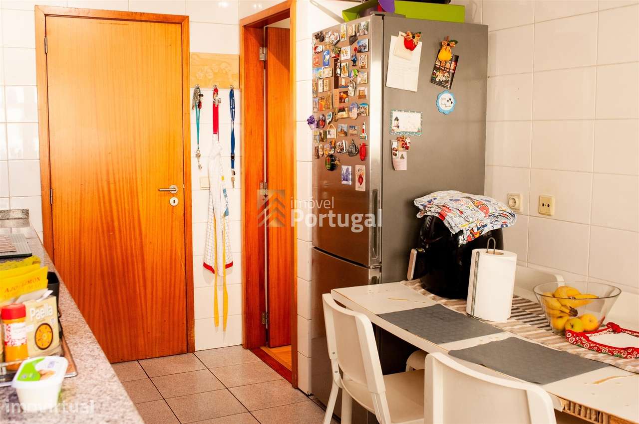 Apartamento T3 com terraço e churrasqueria-8