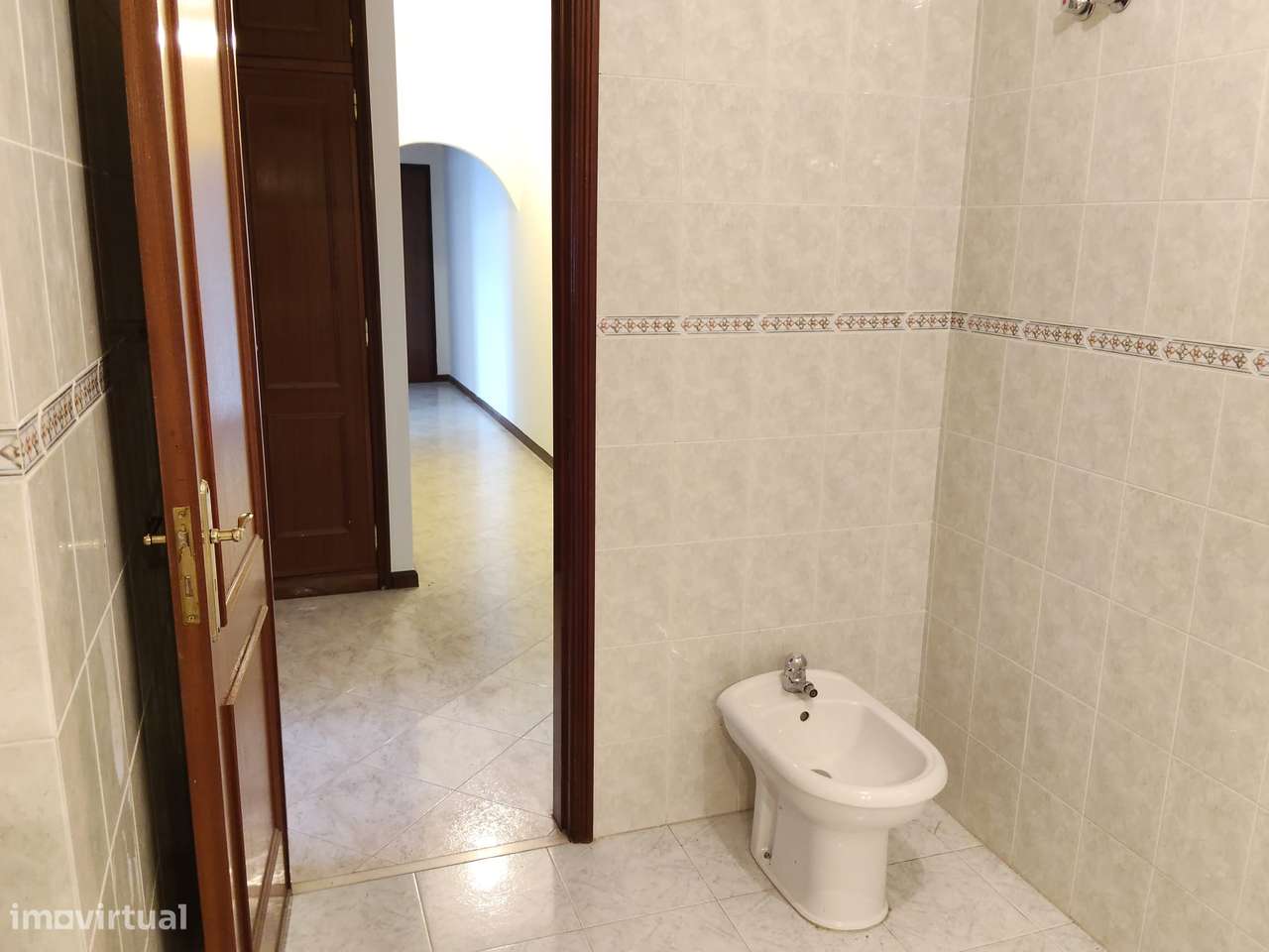 Apartamento T2 com 100m2 em algueirão-15