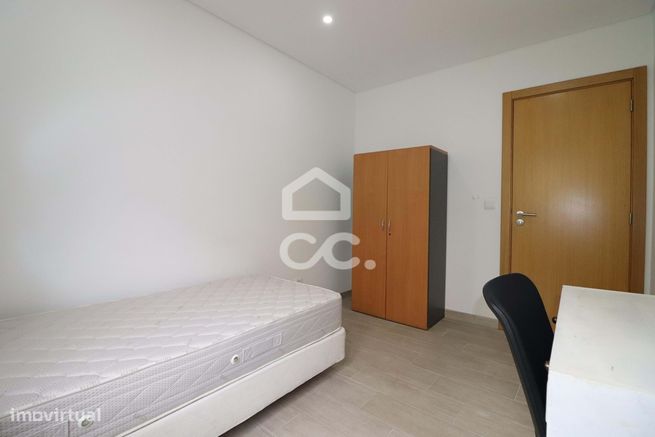 Apartamento T3 com terraço e arrumos em Eiras.-7