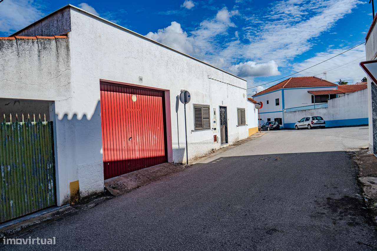 Moradia com Quintal e Garagem à Venda em Viana do Alentejo-54