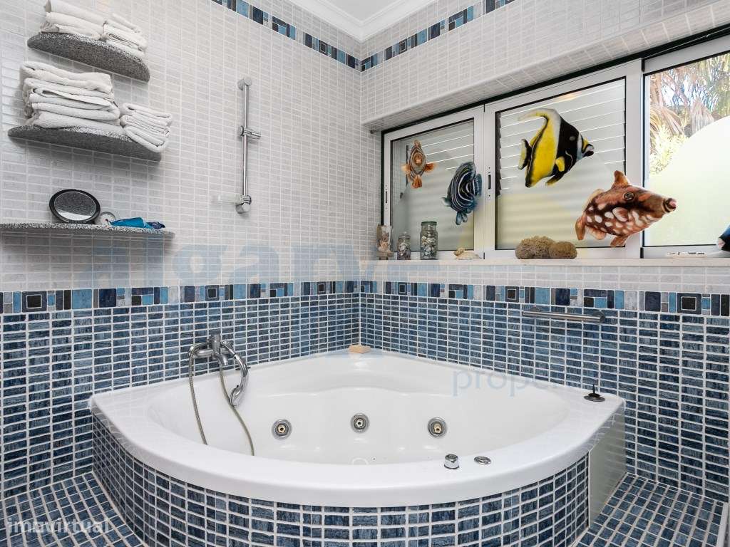 Moradia T5 com Jardim e Piscina + Lote Urbano para construção - Cas...-20