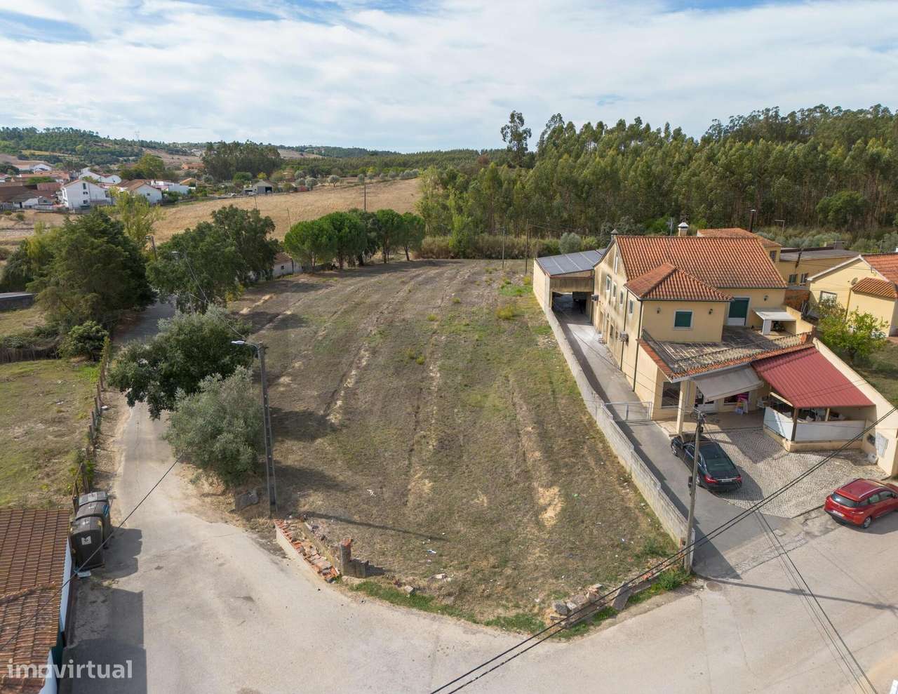 Terreno com projeto aprovado para moradia e anexos com piscina de arei-13