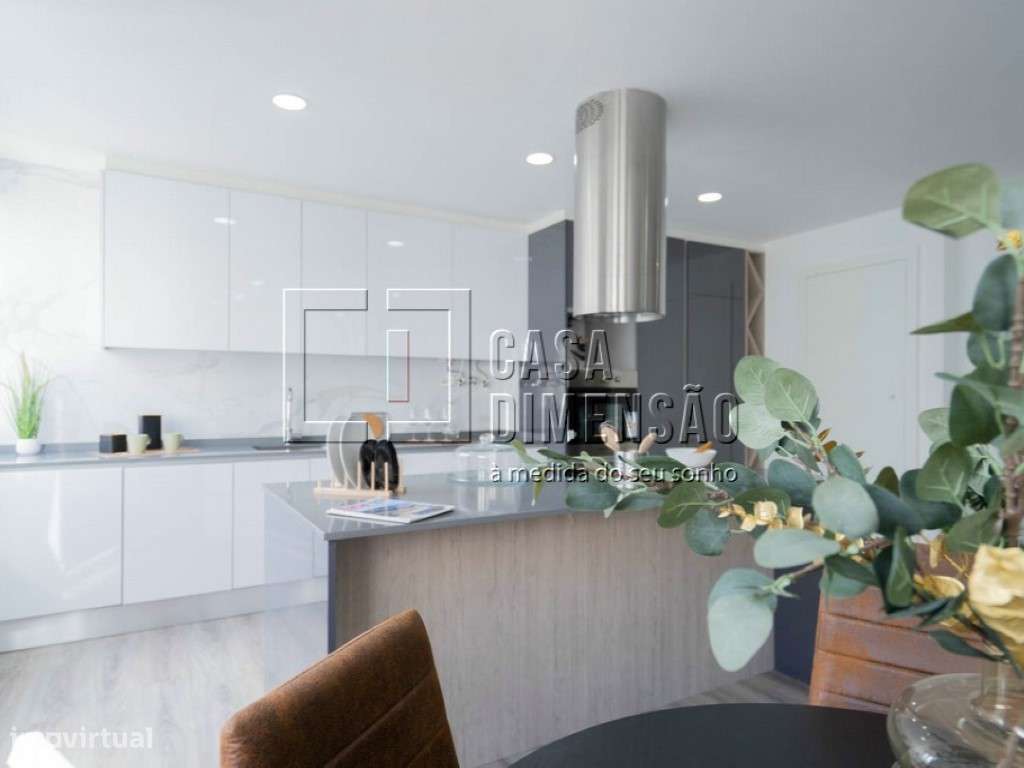 Apartamento de tipologia T3, mobilado e equipado em Benfica!!-16