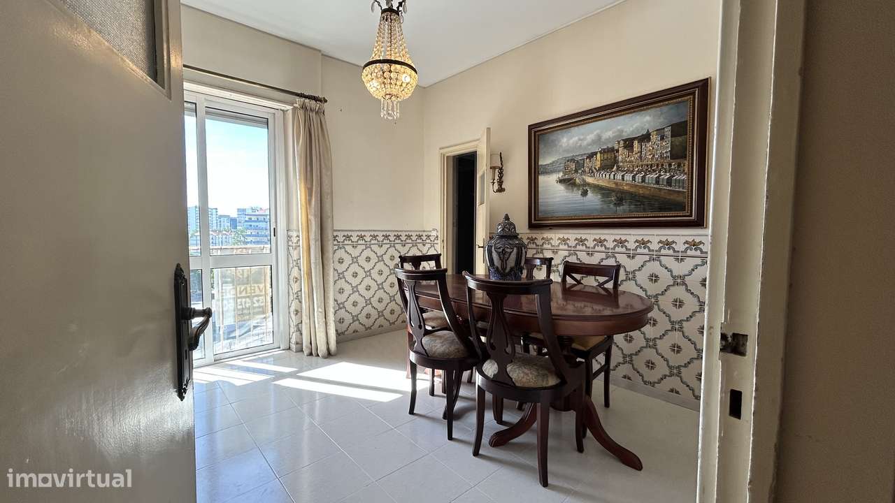 Apartamento T4 nos Olivais-12