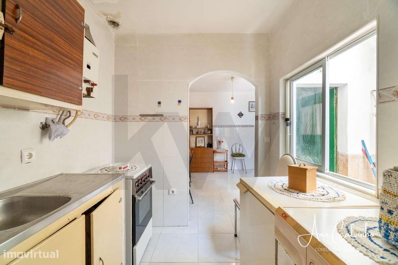 Moradia típica portuguesa T3 para transformar em lar - Grande imagem: 4/23