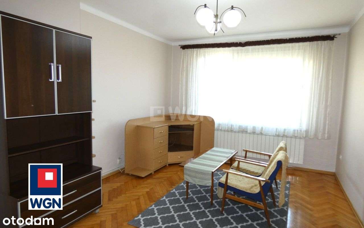 Dwupokojowe mieszkanie w centrum z parkingiem-0