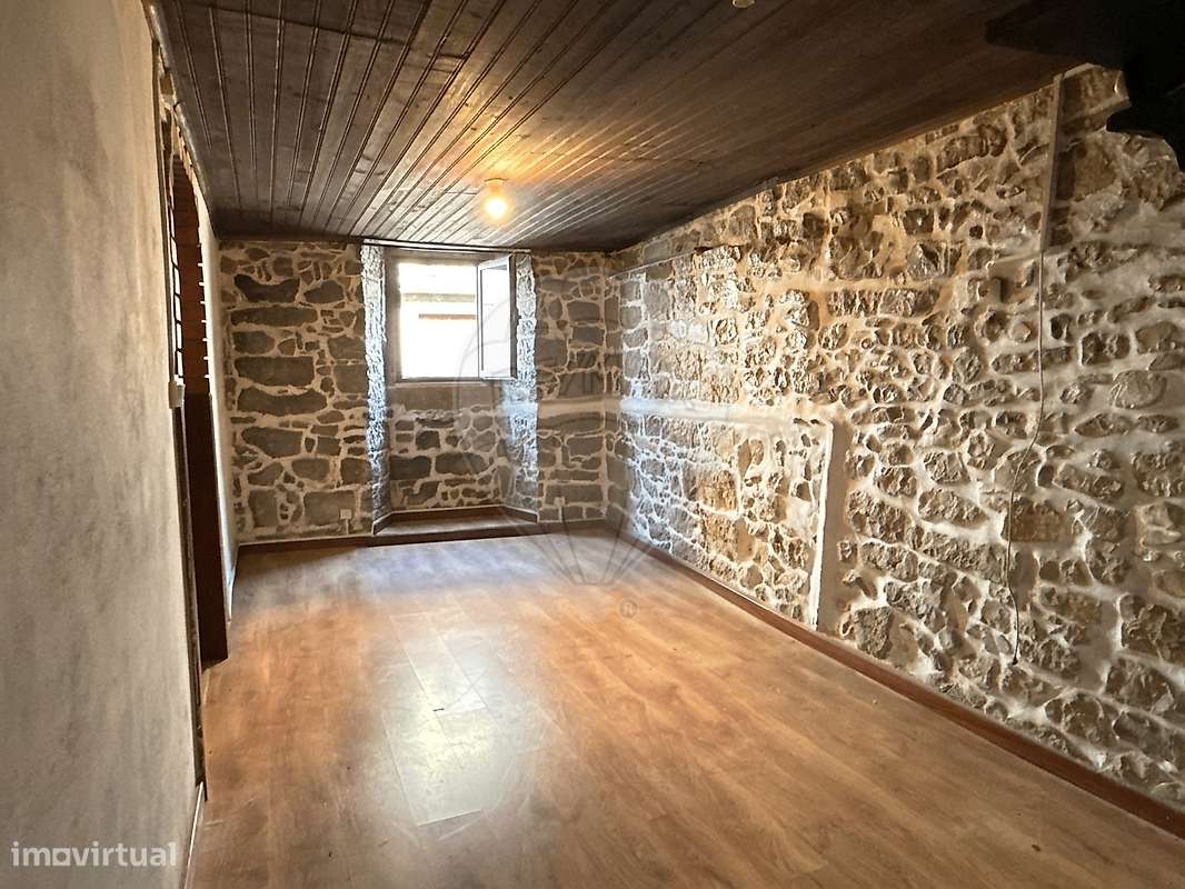 Moradia T4 para venda-9