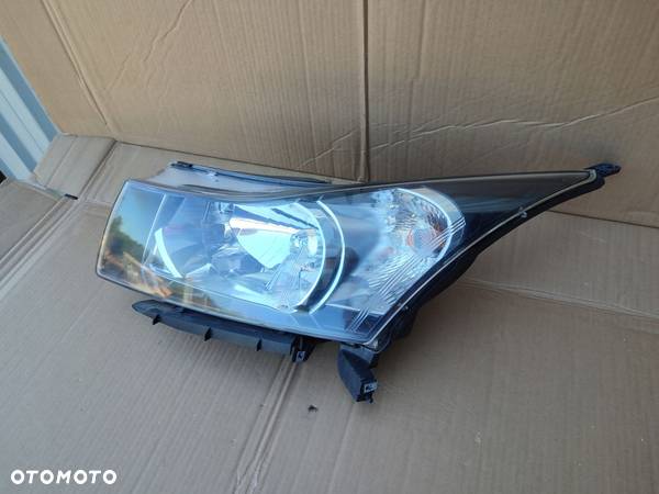 Lampa lewy przód CHEVROLET CRUZE EUROPA - 2