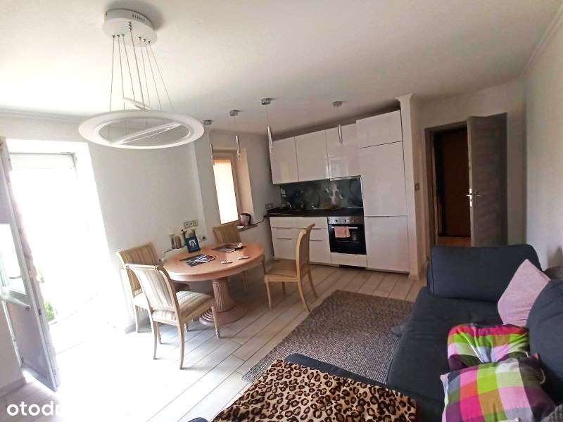 Stare Miasto, 2 pokoje, duży balkon, piwnica-0