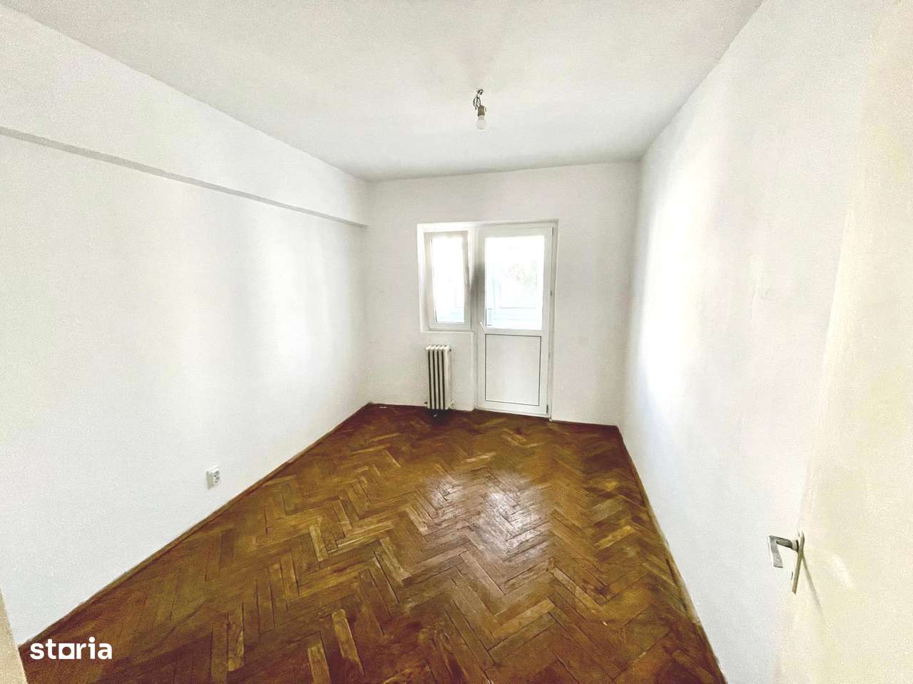 Apartament 4 camere, decomandat, 2 bai, etaj 2, centrala, PVC, Galata-4