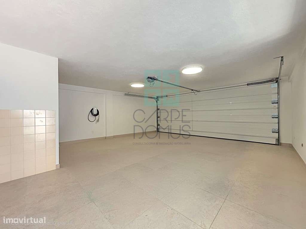 Moradia T4 com Piscina e Garagem Dupla perto do Centro de Tavira-27