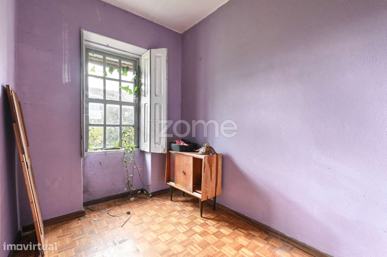 Moradia T2 com Jardim e Anexo para Remodelação Total | Bonfim, Porto - Grande imagem: 5/22