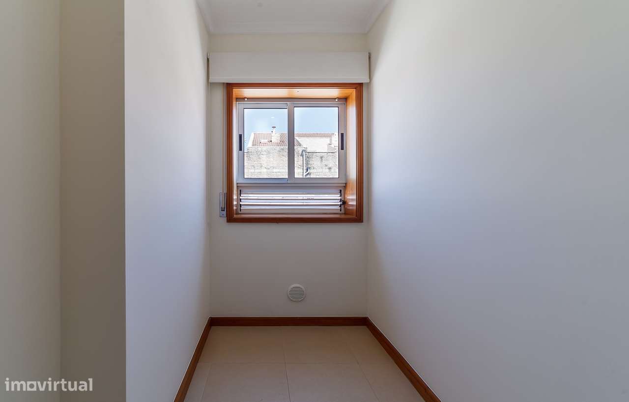 T2 com 127 m², vista mar, box fechada, excelente exposição Solar-16