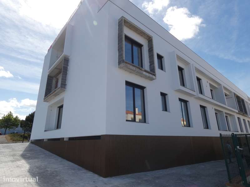Apartamento T2 NOVO a 30 minutos de Lisboa! Com Piscina na cobertura! - Grande imagem: 3/26