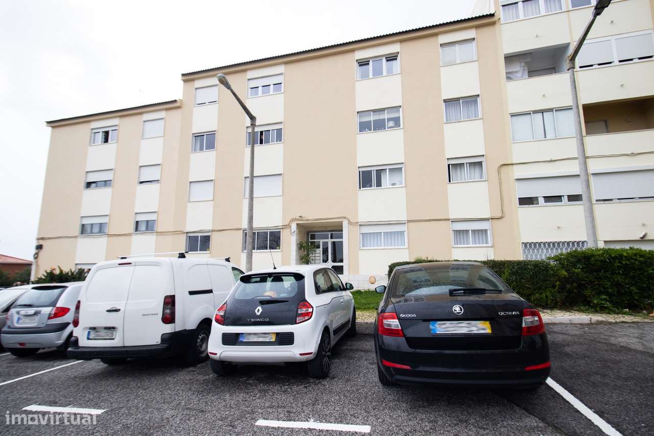 T1+1 luminoso e elegante em localização estratégica em Carcavelos-19