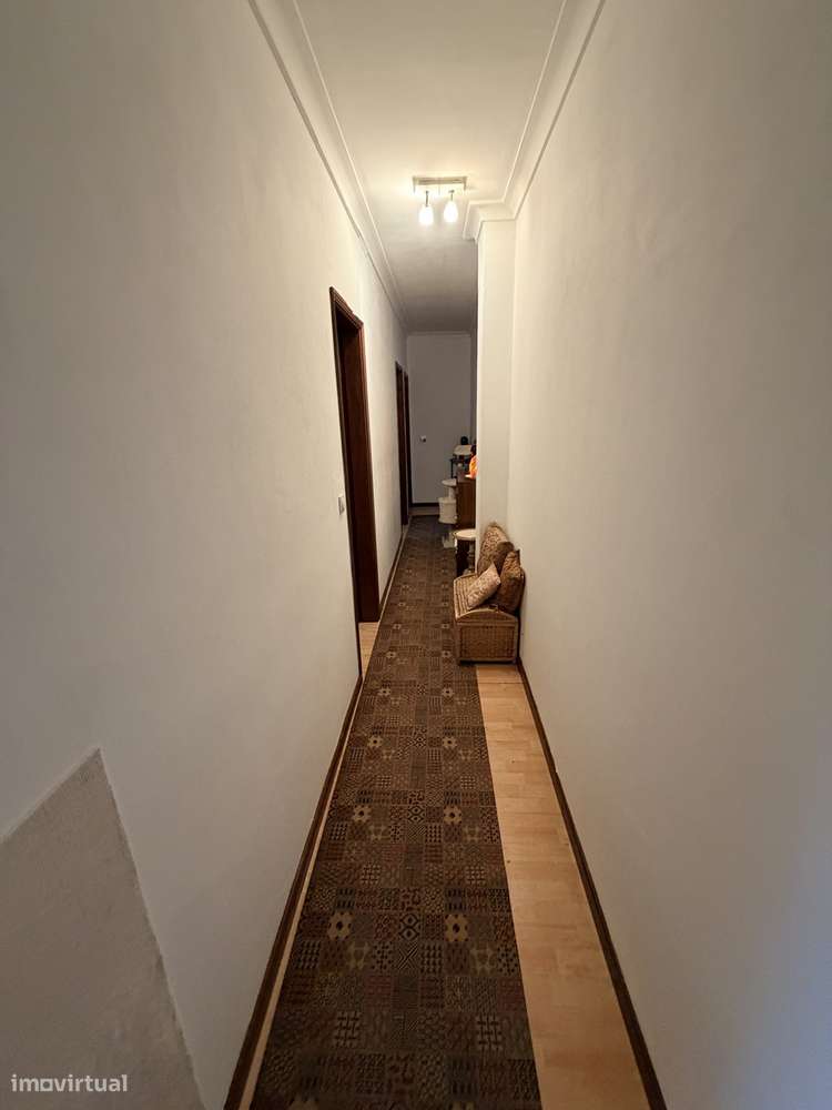 Apartamento T2 com 84 m² – Excelente oportunidade para remodelação-6