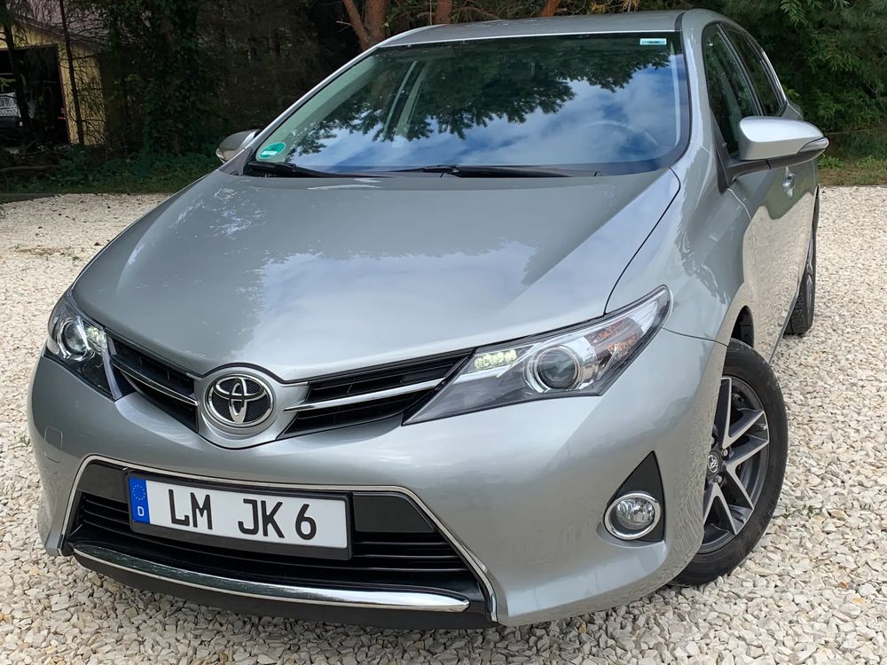 Toyota Auris II (2012-) 1.6 Prestige 2015