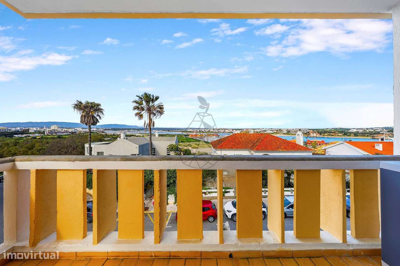 Apartamento T1  com Garagem e Piscina  no Coração da Praia da Rocha-27