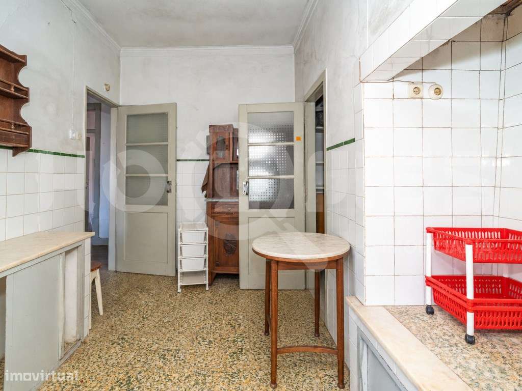 PRÉDIO COM 3 APARTAMENTOS NO CENTRO HISTÓRICO FIGUEIRA DA FOZ-39