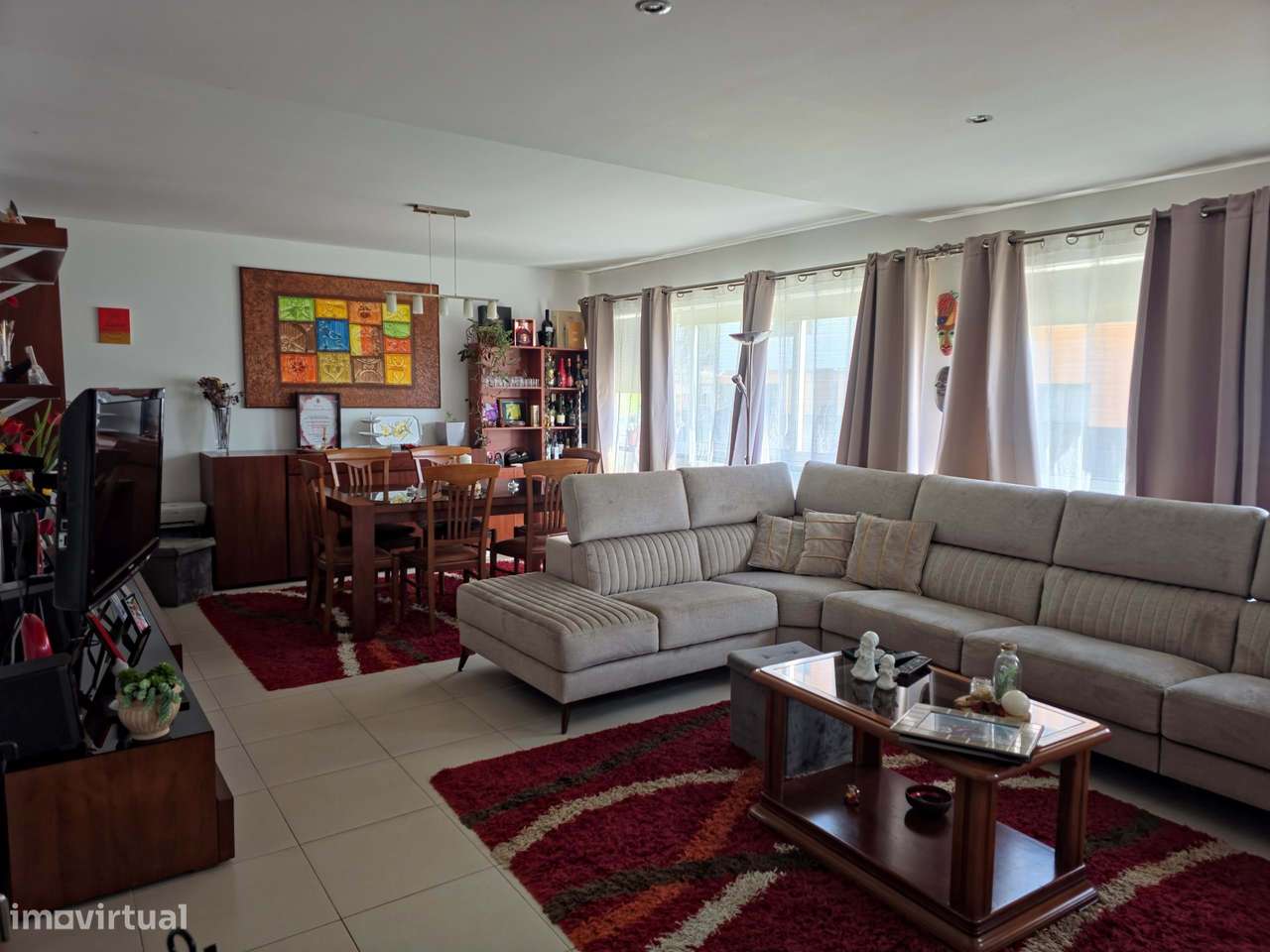 Apartamento fabuloso, familiar, T3, 2WC, Estacionamento privado. Ponta-0