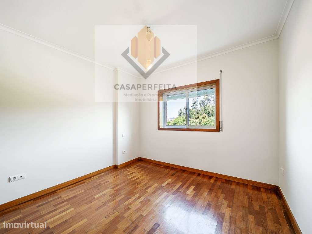 Fabuloso Apartamento T3 de 3 Frentes com Varanda e Box - Avintes-29