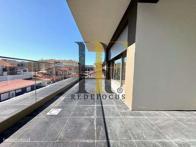 Moradia T4 de Luxo com Piscina e Jardim em Esmoriz-43