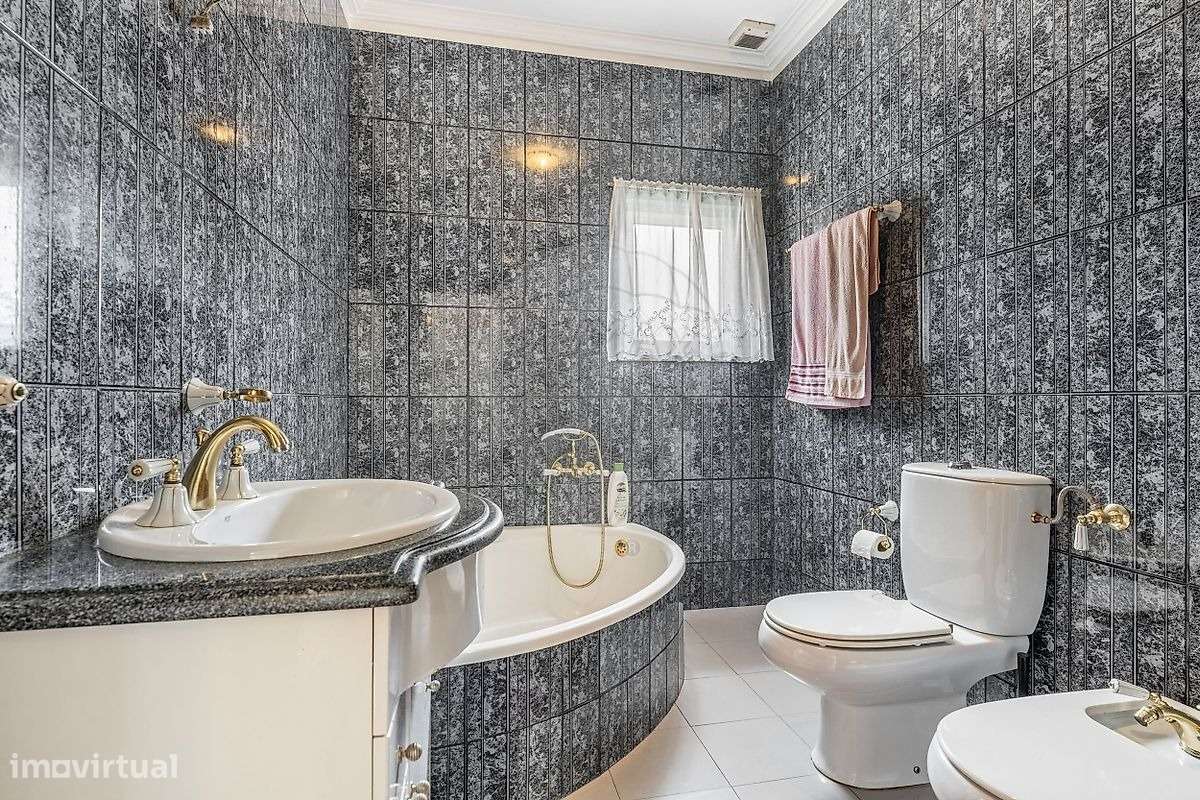 Moradia T5 individual em Nogueira - Braga-23