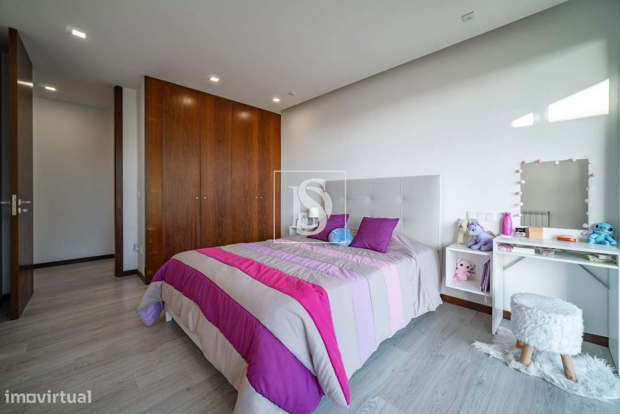 Moradia Individual T3, com jardim e vistas desafogadas-12