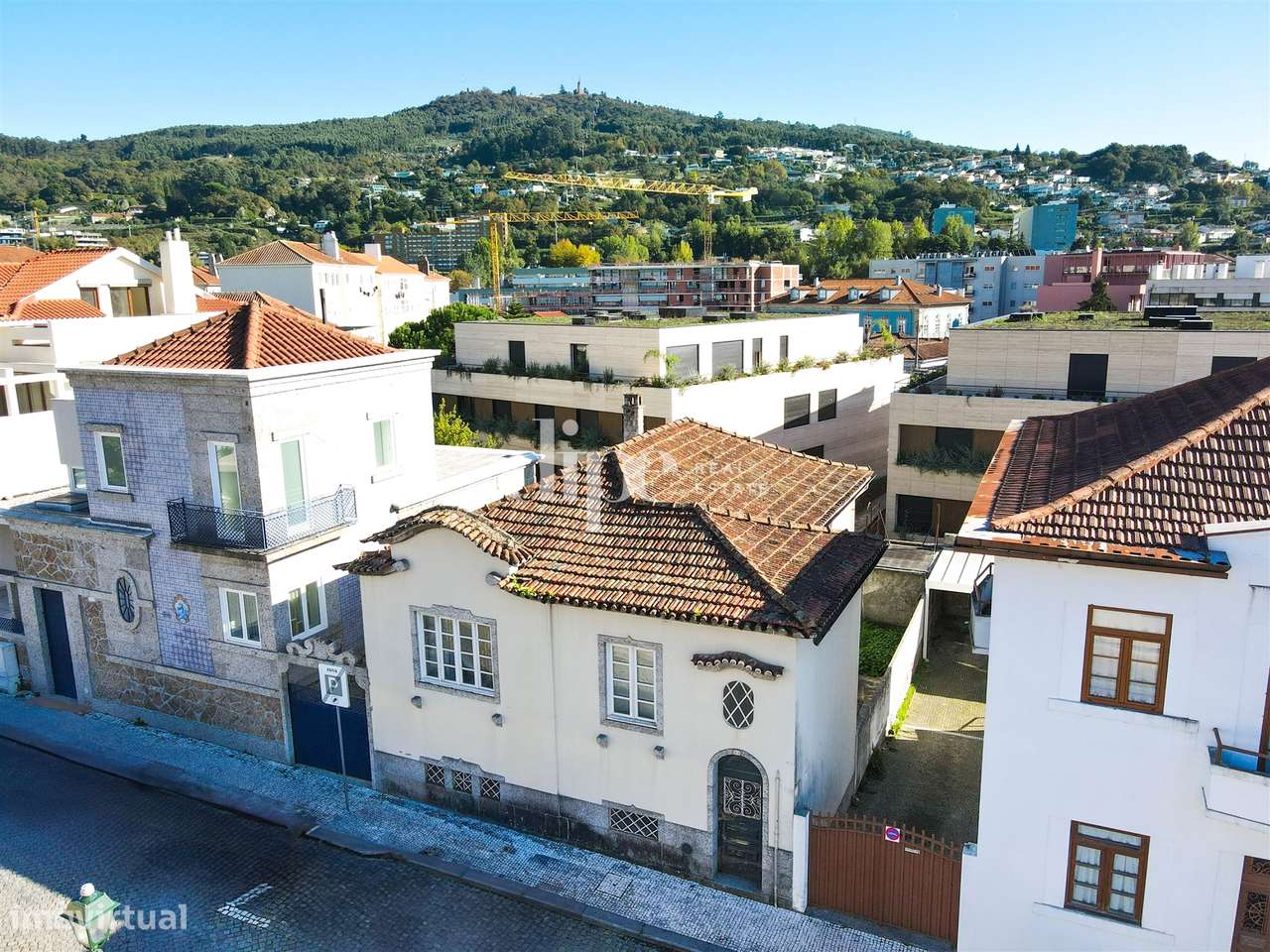 Moradia T3+1 para Restauro com projeto no centro de Guimarães. - Grande imagem: 5/16