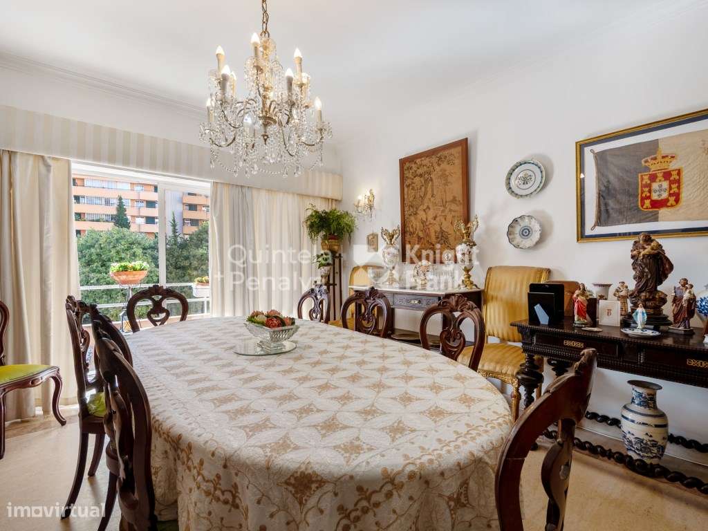 Apartamento T2 com varanda e garagem no Bairro do Rosário, Cascais - Grande imagem: 4/25