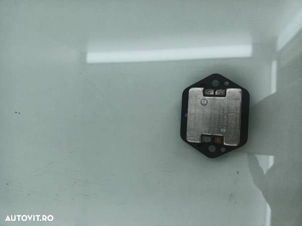 Releu ventilator bord Mitsubishi OUTLANDER 4G63 2001-2006  8300-68116 - 2