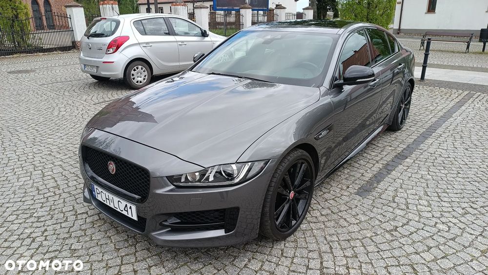 Jaguar XE