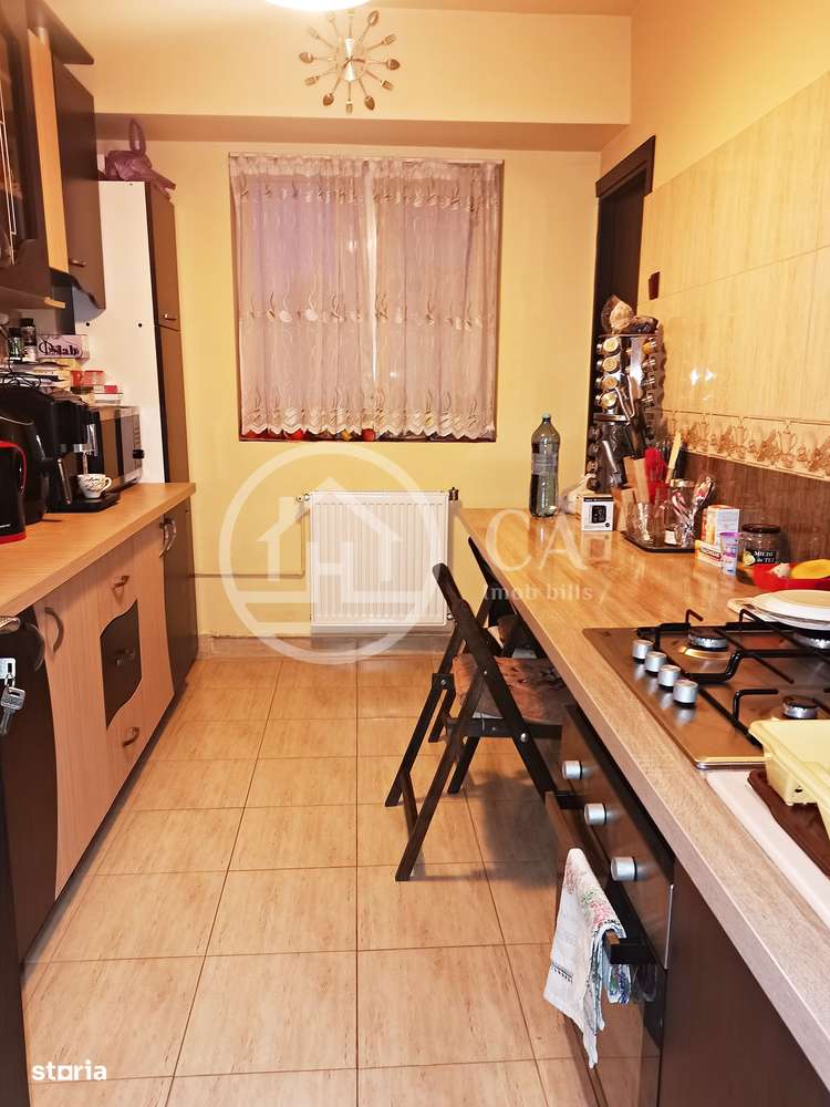 Apartament cu 4 camere de vanzare in Decebal, Oradea - Imagine principală: 3/12