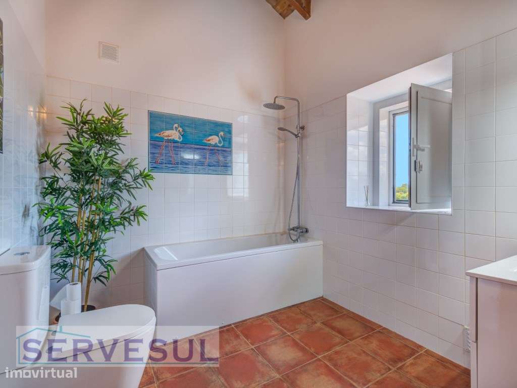 Luxuosa Moradia de luxo de 2 andares composta por 4 quartos, com um...-35