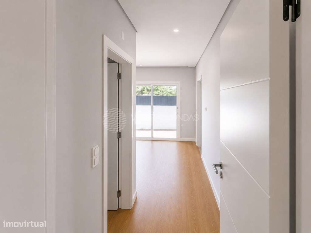 Oferta da Escritura | Moradia T3+1 Térrea com 307 m² em Fernão Ferro-18