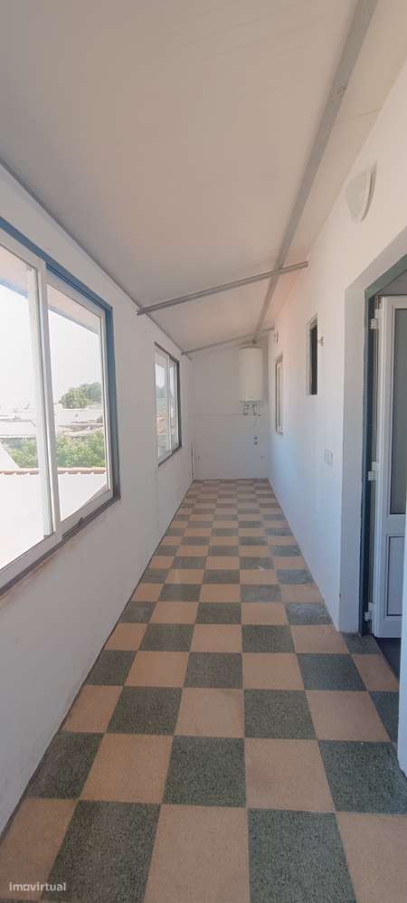 Moradia V5 com logradouro e 10 boxes para cavalos-9